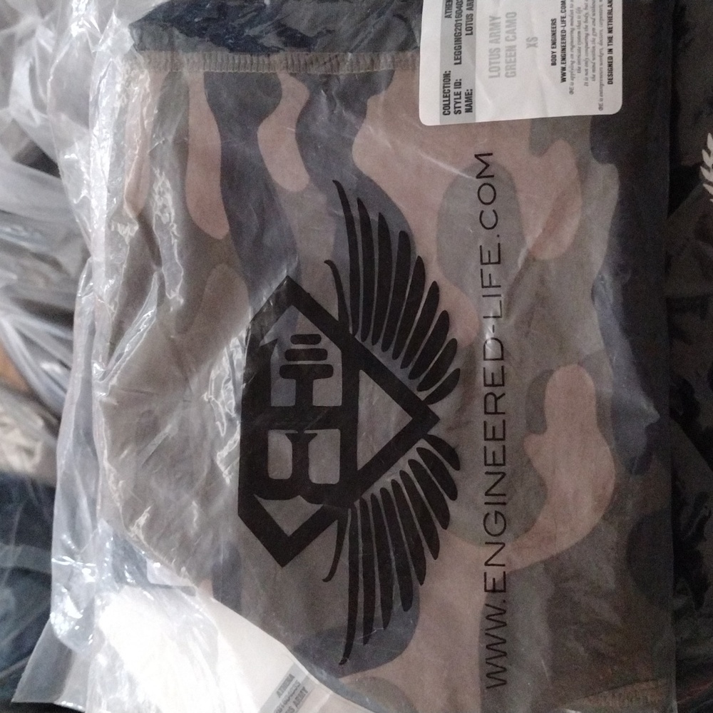 Body Engineers Army Green Camo Leggings